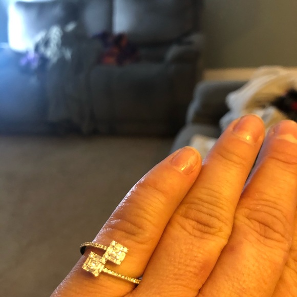 Diamond ring - Picture 2 of 5